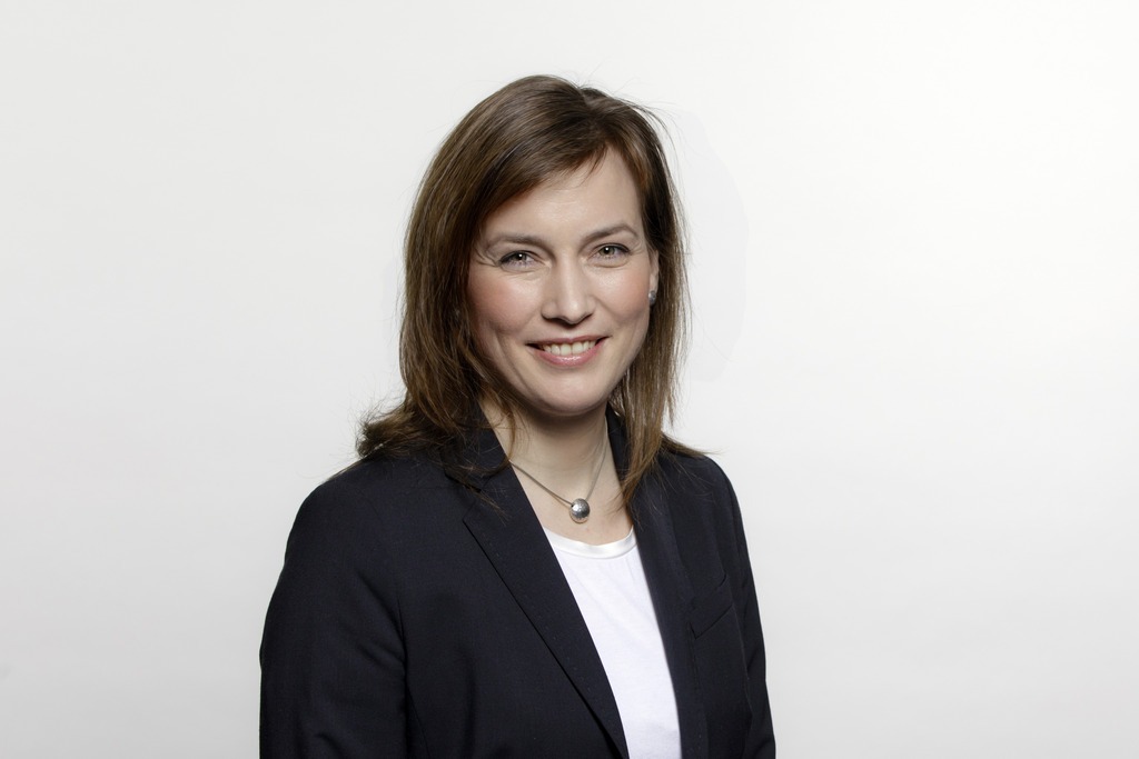 https://www.dwarsloper.de/wp-content/uploads/2021/05/Siemtje-Moeller_Portrait_%C2%A9Deutscher-Bundestag_Thomas-Koehler_photothek.jpg